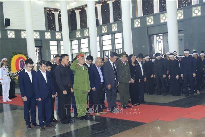 Đoàn đại biểu các tỉnh, thành về viếng Chủ tịch nước Trần Đại Quang