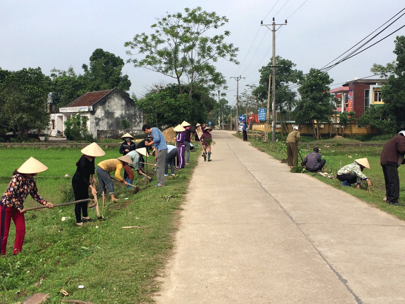 Người dân xã Đầm Hà tích cực thực hiện chương trình ngày thứ 7, chủ nhật xanh, tham gia dọn vệ sinh môi trường, xây dựng thôn nông thôn mới kiểu mẫu.