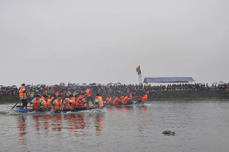 Lễ Hội đua thuyền truyền thống xã Đồng Rui là một trong những hoạt động luôn thu hút đông đảo du khách tới theo dõi, khám phá