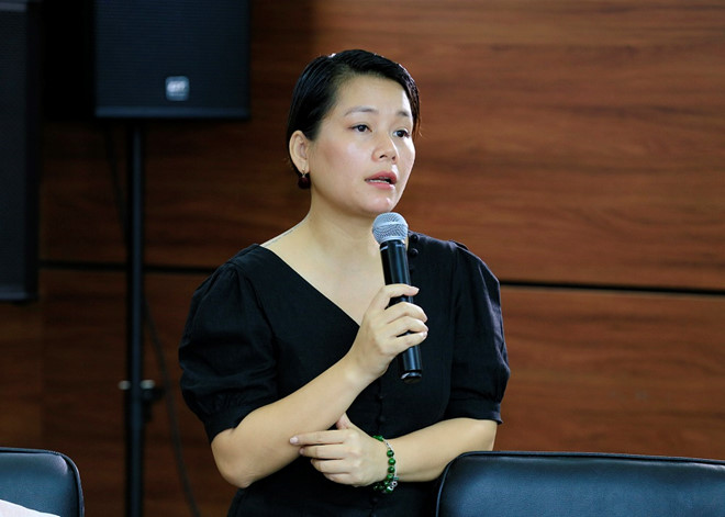 Ca sĩ Bông Mai - con gái cố nhạc sĩ An Thuyên - thành viên ban tổ chức cuộc thi.