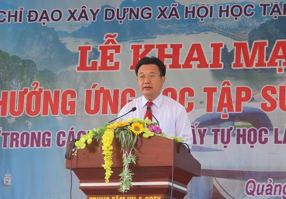Đồng chí Nguyễn Đức Thành, Phó Chủ tịch HĐND tỉnh phát biểu tại lễ khai mạc.