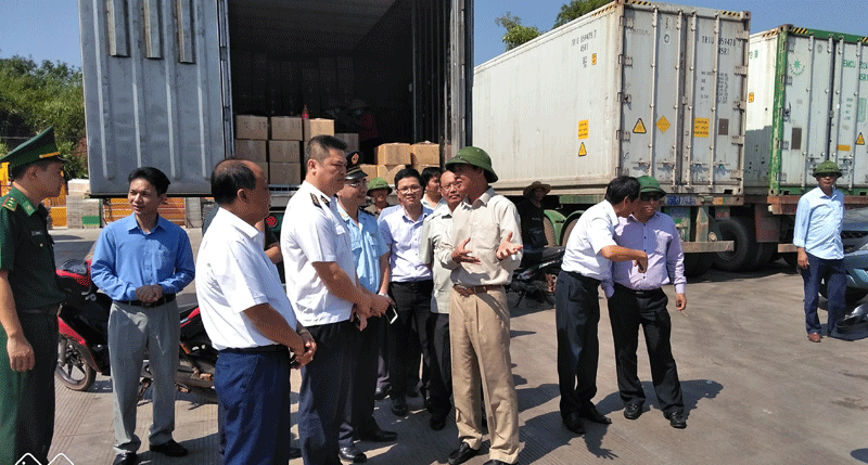 Và kiểm tra việc xuất nhập khẩu hàng nông sản, thủy sản tại Cảng ICD Thành Đạt (Móng Cái).