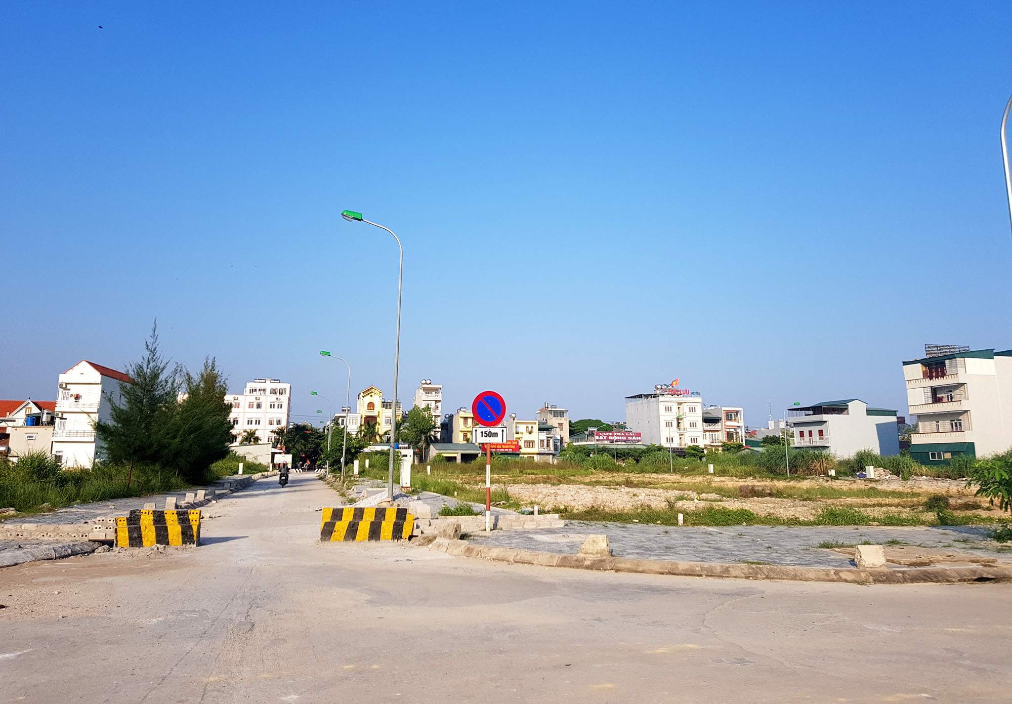 Hạ tầng khu đô thị Cái Rồng, thị trấn Cái Rồng, huyện Vân Đồn đang hoàn thiện.