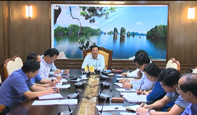 Bí thư Tỉnh ủy Nguyễn Văn Đọc chỉ đạo tại cuộc giao ban.