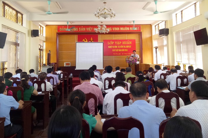 Cán bộ kiểm tra ở cơ sở tham gia lớp tập huấn nghiệp vụ công tác do Huyện ủy Tiên Yên tổ chức.