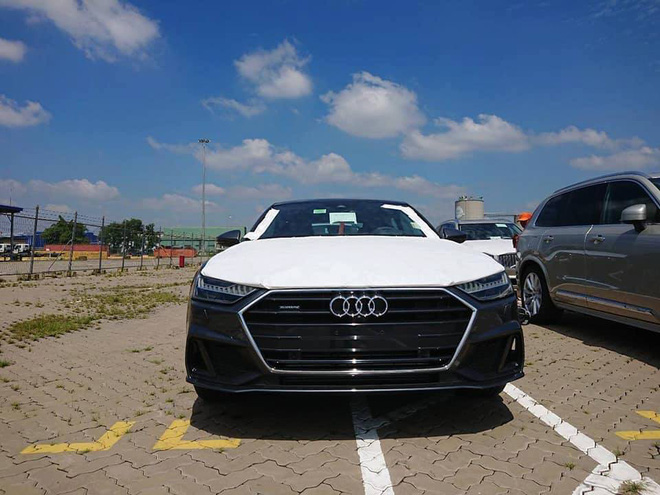 Chiếc Audi A7 thế hệ mới đã cập cảng, chờ ngày ra mắt. Ảnh: Thiên Trần.