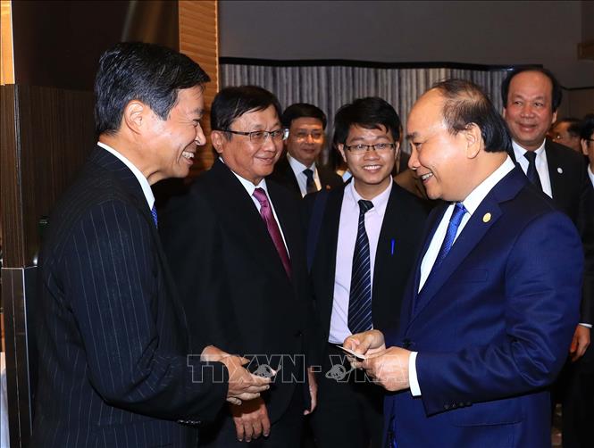 Thủ tướng Nguyễn Xuân Phúc gặp gỡ một số doanh nghiệp Nhật Bản. Ảnh: Thống Nhất/TTXVN
