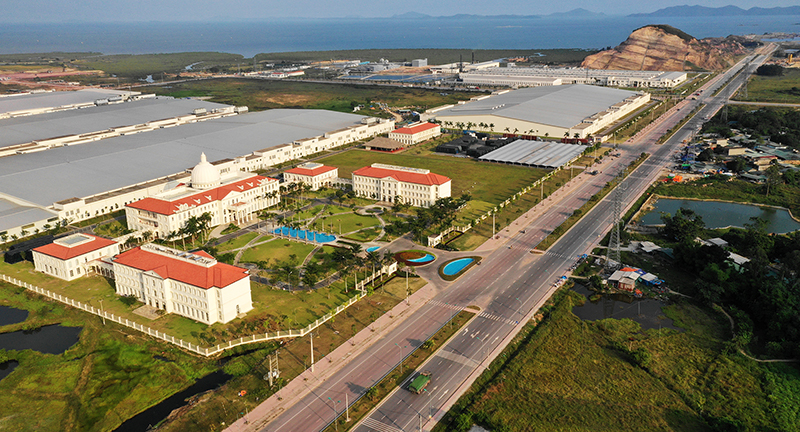KCN cảng biển Hải Hà, đã thu hút được Đã có 6 doanh nghiệp nước ngoài đầu tư với tổng số vốn đăng ký đạt 14.691 tỷ đồng ; đến nay có 5/6 doanh nghiệp đi vào sản xuất kinh doanh và có sản phẩm