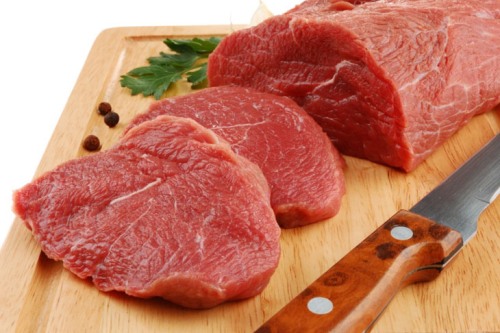 Thịt bò kết hợp cần tây, gừng... thêm bổ dưỡng.