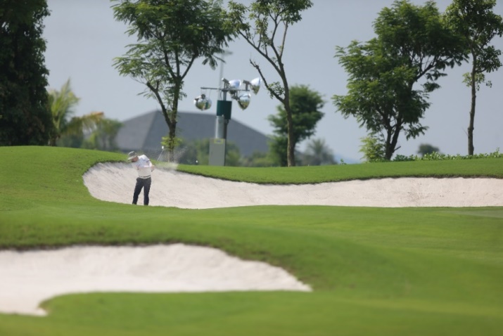 Hệ thống sân của Vinpearl Golf luôn được đánh giá cao với tiêu chuẩn thiết kế của IMG Worldwide và sự vận hành chuyên nghiệp của Vinpearl Golf