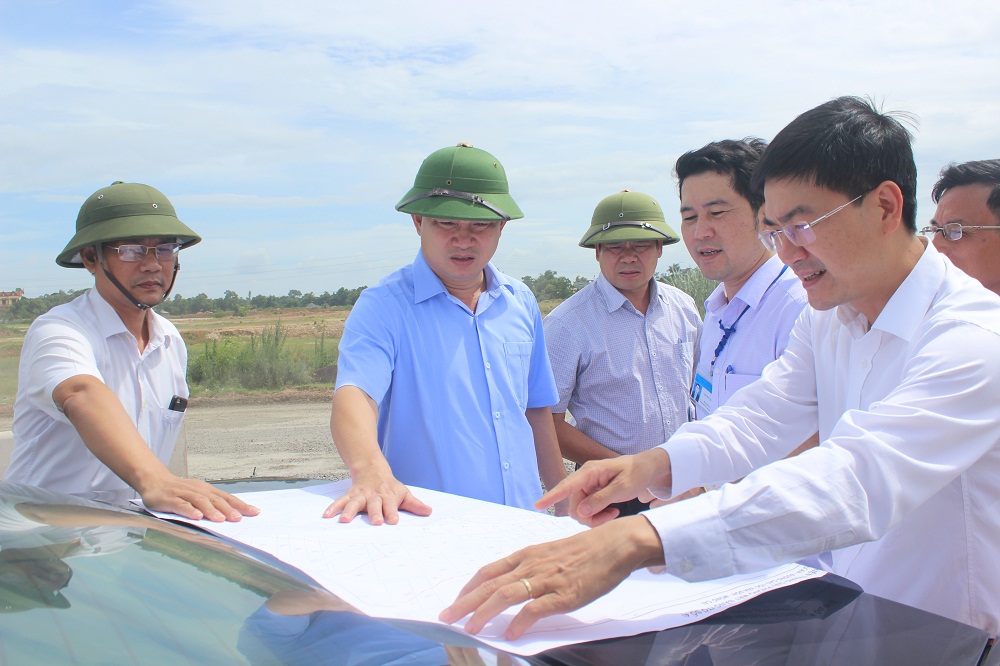Các đồng chí lãnh đạo Thành phố thường xuyên kiểm tra thực địa công tác GPMB dự án