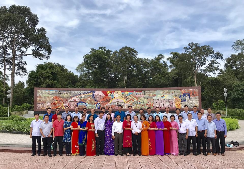 Cán bộ công chức ngành Kiểm tra Đảng bộ tỉnh Quảng Ninh thăm di tích UBKT Trung ương cục Miền Nam