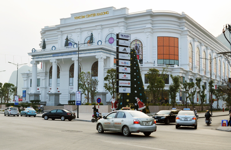 Trung tâm thương mại Vincom Center Hạ Long là dự án đầu tư Tập đoàn Vingroup triển khai tại Quảng Ninh 