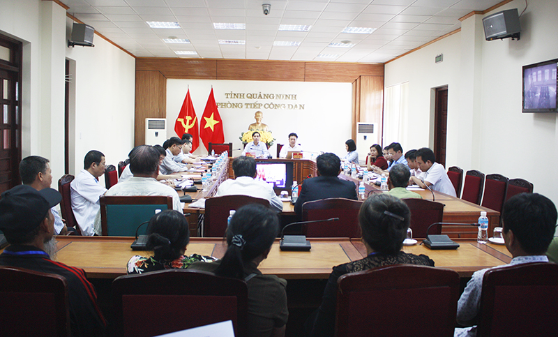 Đồng chí Vũ Văn Diện, Phó Chủ tịch UBND tỉnh chủ trì buổi tiếp công dân