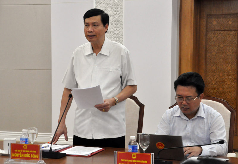 Đồng chí Nguyễn Đức Long, Phó Bí thư Tỉnh ủy, Chủ tịch UBND tỉnh đã thông tin nhanh về tình hình phát triển kinh tế - xã hội 9 tháng trên địa bàn tỉnh. 