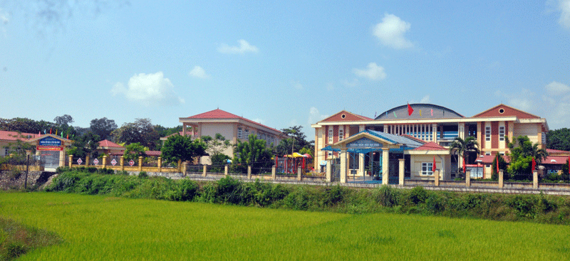 Hệ thống trường học từ mầm non đến THCS tại xã Đại Bình được xây dựng khang trang.