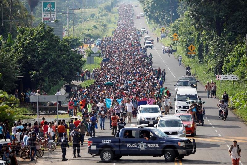 Hàng nghìn người di cư, trong đó phần lớn là người Honduras, đã tràn vào thành phố Tapachula của Mexico. (Ảnh: Reuters)