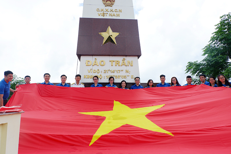 Đoàn Thanh niên Khối các cơ quan tỉnh tổ chức Hành trình khám phá miền biên giới thiêng liêng hùng vì tại Đảo Trần kết hợp 