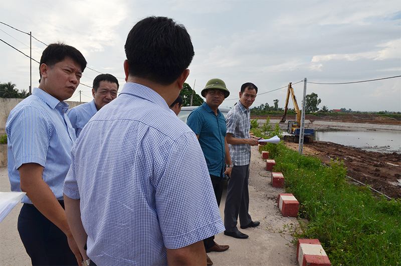 Lãnh đạo HĐND TX Quảng Yên tham gia cùng đoàn công tác của tỉnh giám sát việc giải quyết kiến nghị cử tri của thị xã.