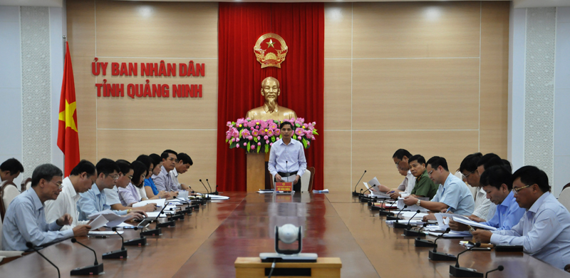 Phó Chủ tịch UBND tỉnh Vũ Văn Diện chủ trì hội nghị.