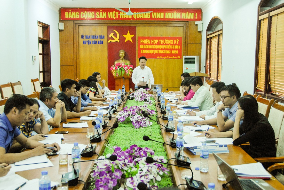 Đồng chí Nguyễn Đức Thành, Phó Chủ tịch HĐND tỉnh, phát biểu chỉ đạo buổi làm việc.