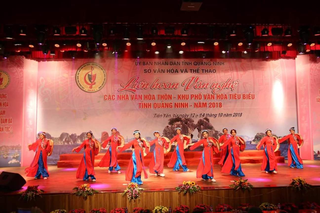 Tốp múa của Đoàn nghệ thuật quần chúng khu phố Hoàng Hoa Thám, phường Mạo Khê, TX Đông Triều đã đoạt huy chương vàng trong Liên hoan các thôn, khu văn hóa tiêu biểu tỉnh Quảng Ninh 2018