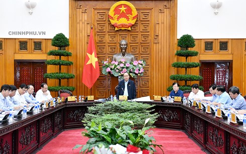 Thủ tướng Nguyễn Xuân Phúc chủ trì cuộc họp về tình hình sạt lở bờ biển và bồi lấp cửa sông các tỉnh ven biển.