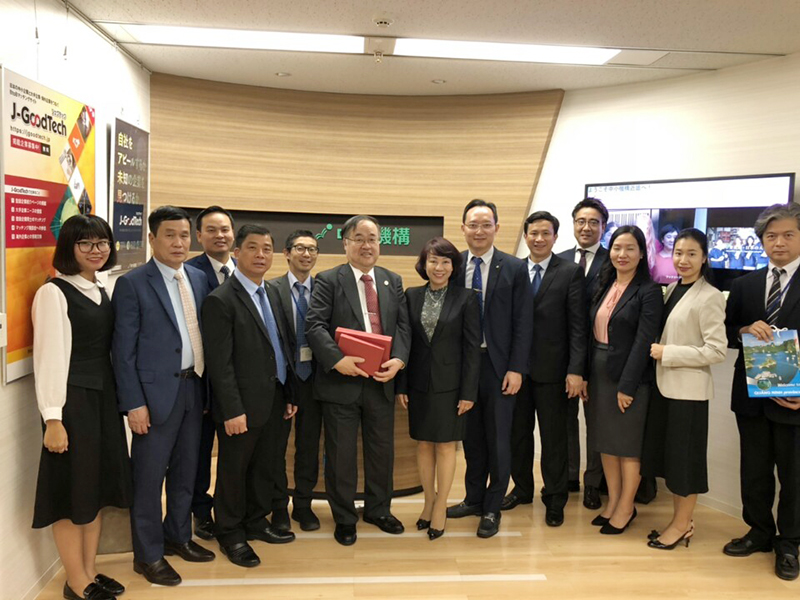 Đoàn công tác Quảng Ninh chụp ảnh lưu niệm với Tổ chức SME Support Japan.