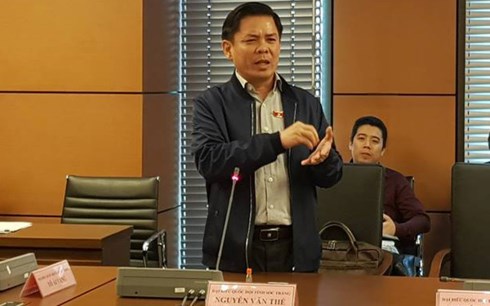 Bộ trưởng GTVT Nguyễn Văn Thể thảo luận tại tổ sáng 12/11 về dự thảo Luật Đầu tư công (sửa đổi).