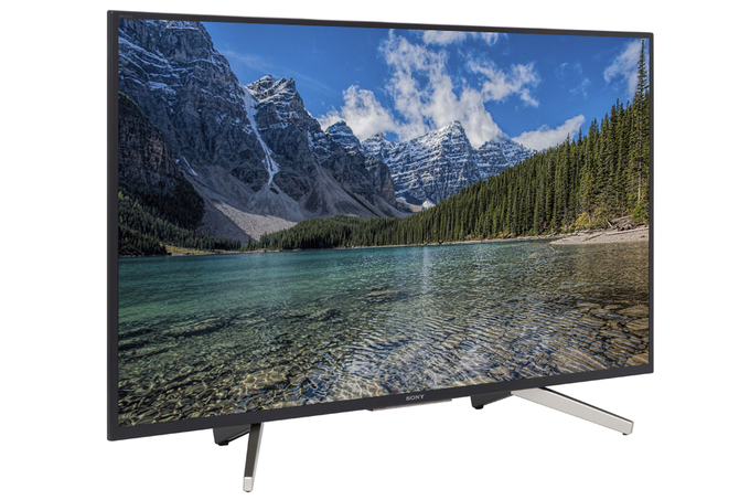 X7500F thuộc dòng TV phổ thông của Sony, thiết kế đơn giản với khung viền màu đen vuông vức.
