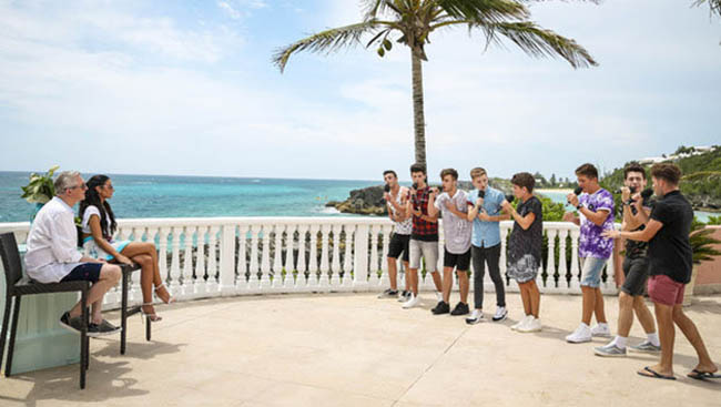 Các thí sinh của The X Factor, Anh Quốc cũng được lui tới khu nghĩ dưỡng của Simon Cowell tại Barbados.