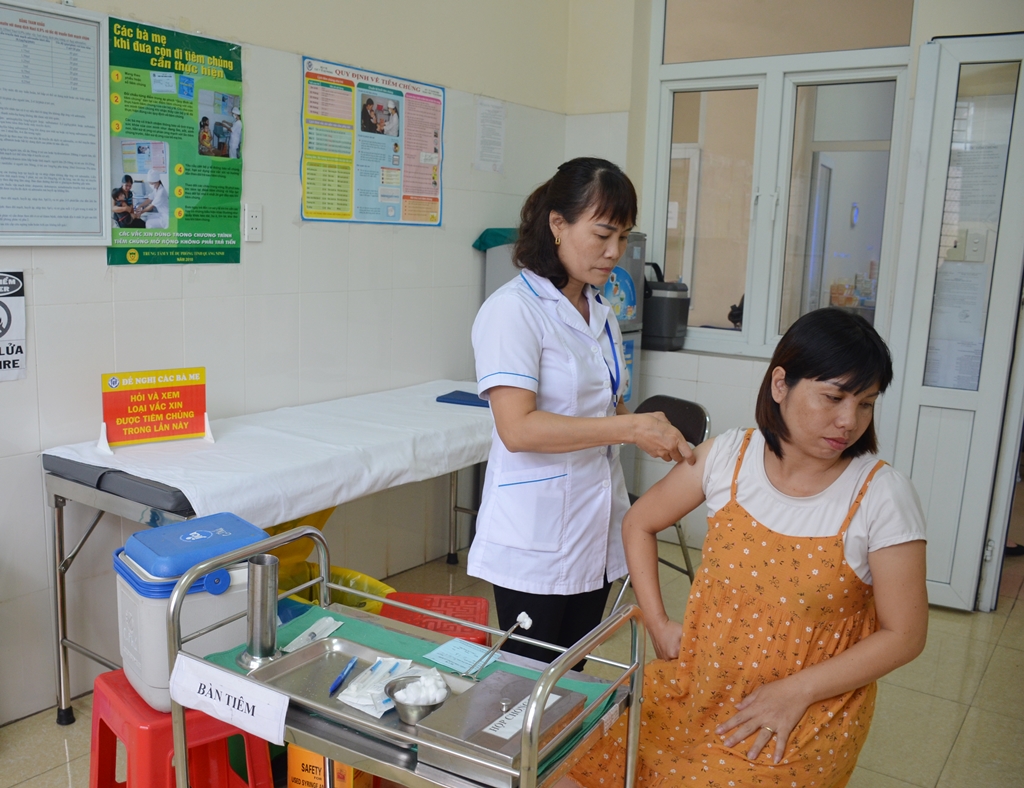 Chăm sóc sức khỏe cho phụ nữ có thai tại Trạm y tế phường Cẩm Phú, TP Cẩm Phả
