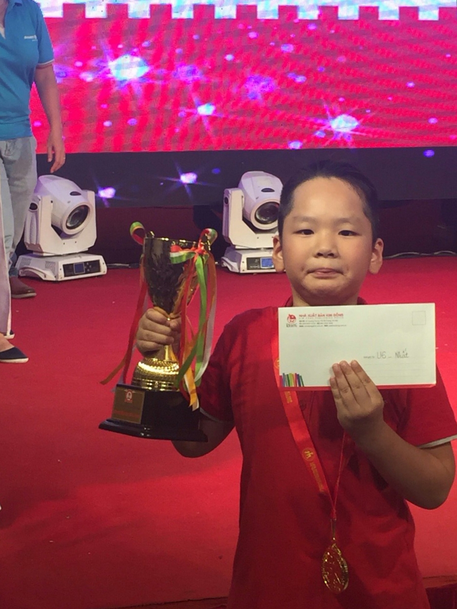 Trần Hùng Long - CLB Cẩm Phả Chess nhận Cúp vàng cá nhân U6 nam giải cờ vua trẻ Hà Nội mở rộng- Cúp Kim Đồng 2018.