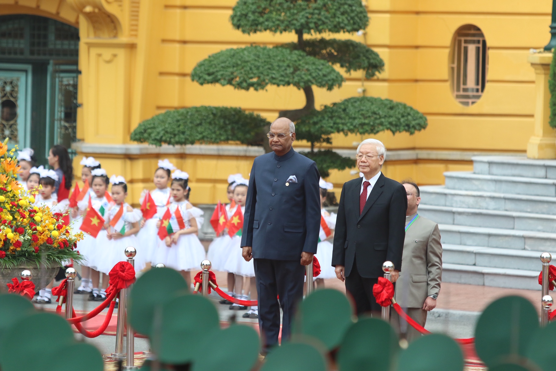 Lễ đón Tổng thống Ấn Độ tổ chức trọng thể tại Phủ Chủ tịch theo nghi thức cao nhất dành cho nguyên thủ quốc gia. Ảnh: VGP/Nhật Bắc