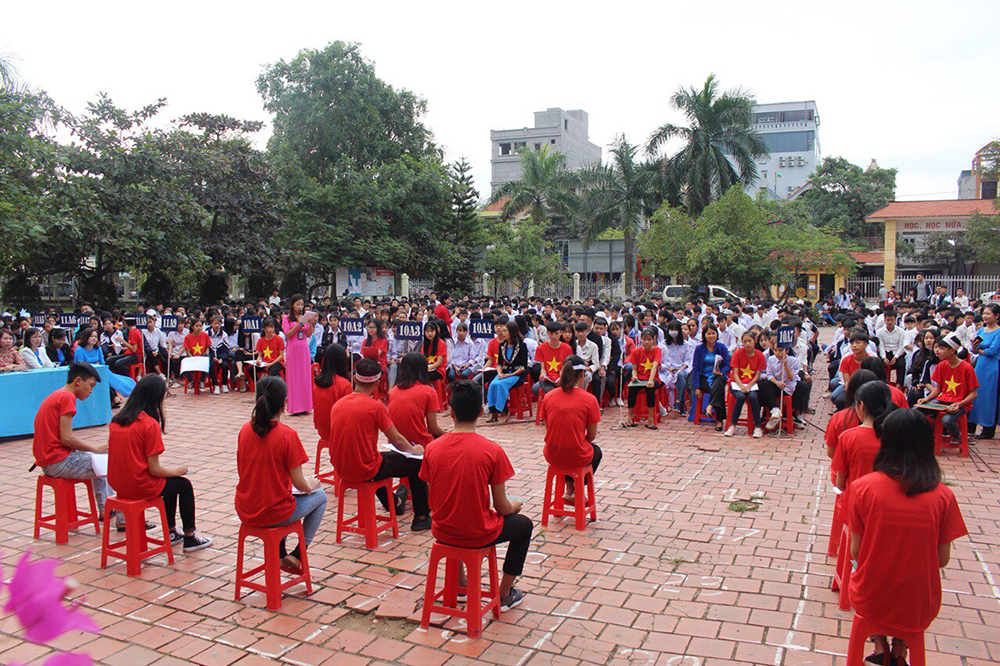 Học sinh Trường THPT Yên Hưng, TX Quảng Yên sinh hoạt ngoại khóa về SKSS.