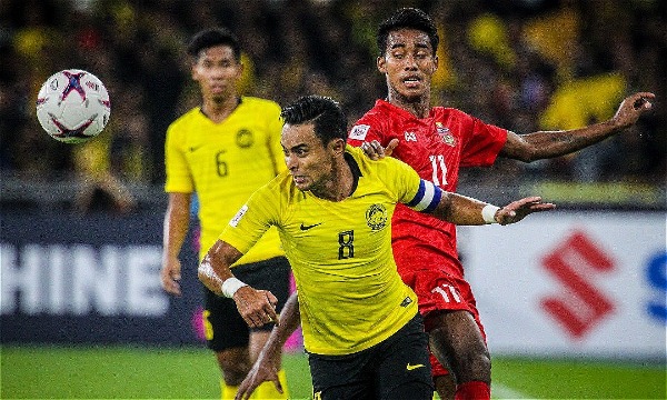 Malaysia (áo vàng) chơi áp đảo suốt 90 phút và có thắng lợi xứng đáng.