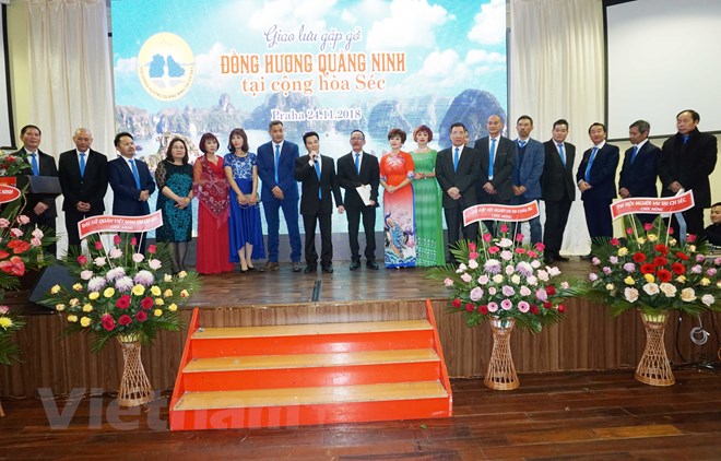 Lễ ra mắt Hội đồng hương Quảng Ninh ở Séc. (Ảnh: Hồng Kỳ/Vietnam+)
