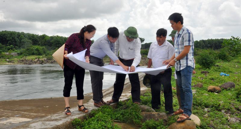 Lãnh đạo huyện Hải Hà kiểm tra thực địa GPMB cao tốc Vân Đồn - Móng Cái qua địa bàn huyện.
