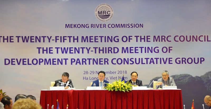 Chủ tịch Ủy hội sông Mê Công quốc tế năm 2018 – Bộ trưởng Bộ TN&MT Trần Hồng Hà và các vị chủ trì Phiên họp