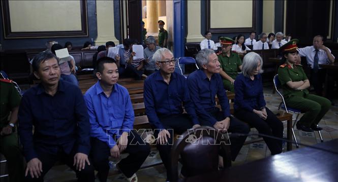 Các bị cáo tại phiên tòa ngày 28/11/2018. Ảnh: Thành Chung/TTXVN