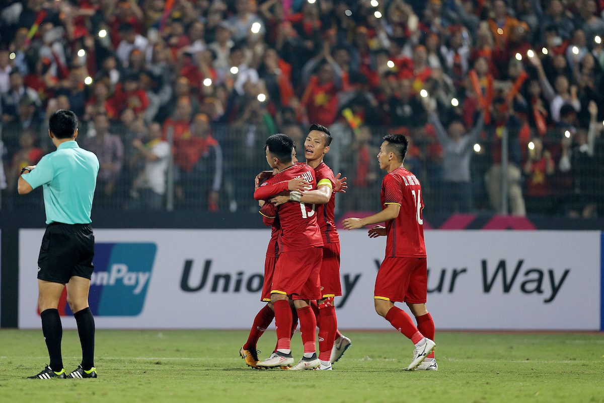 Việt Nam đã thẳng tiến vào bán kết sau trận thắng giòn giã 3-0 trước Campuchia. Ảnh: affsuzukicup.com
