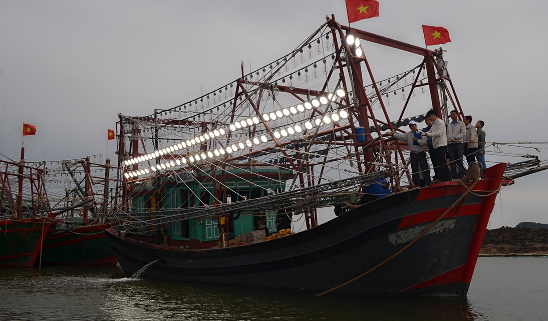  tàu KTTS xa bờ của anh Đỗ Đăng Thành, phường Tân An, TX Quảng Yên đầu tư hiện đại, đáp ứng các tiêu chí đề ra