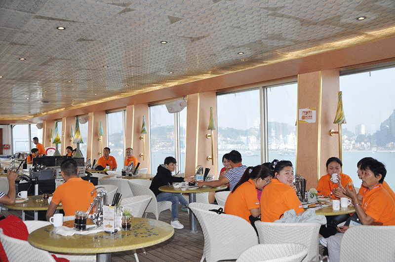  Nhà hàng ăn uống với view nhìn ra biển (tàu Costa Fortuna)