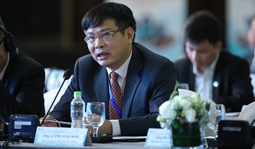 Ông Lương Hoài Nam, Phó tổng giám đốc Vietstar Airlines tại Diễn đàn ngày 5/12. Ảnh: Ngọc Thành