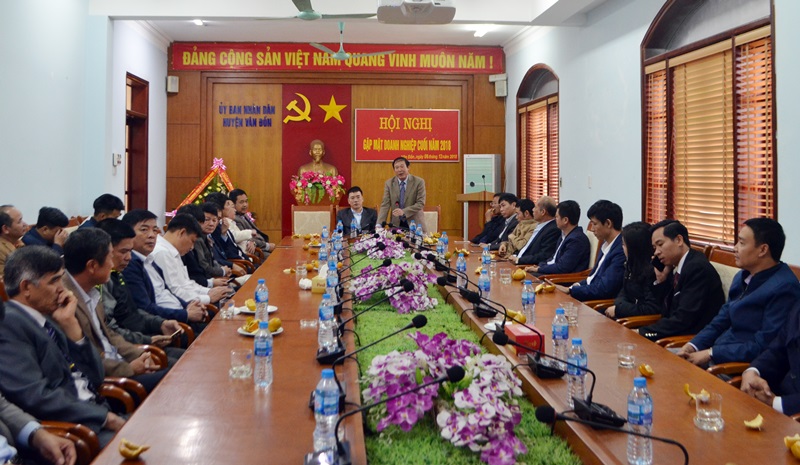 Quang Cảnh hội nghị gặp gỡ doanh nghiệp, doanh dân huyện Vân Đồn