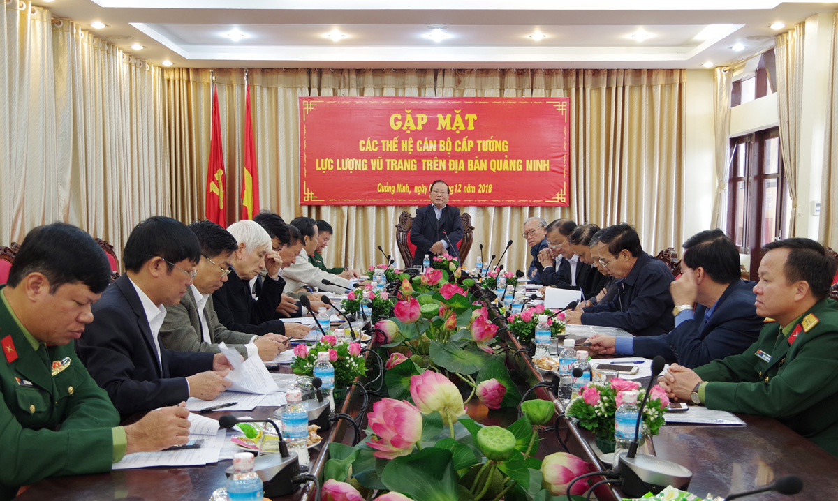 Thượng tướng Nguyễn Thế Trị, nguyên Uỷ viên Trung ương Đảng, nguyên Giám đốc Học viện Quốc phòng chủ trì buổi gặp mặt.