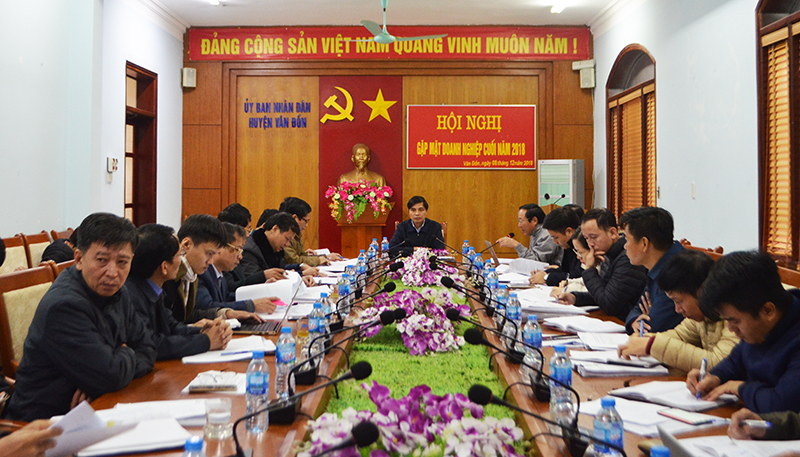 Đồng chí Vũ Văn Diện, Phó Chủ tịch UBND tỉnh chủ trì buổi làm việc
