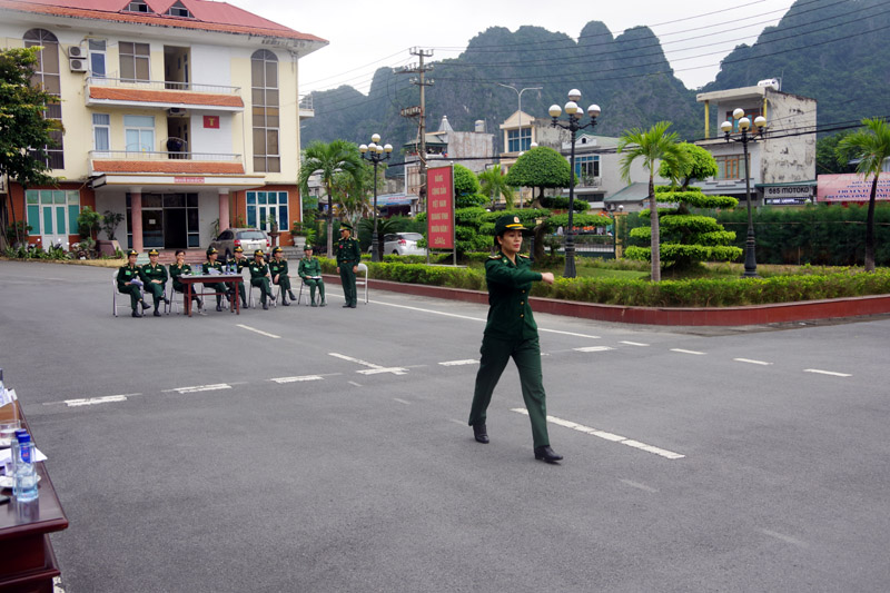 Hội Phụ nữ Bộ đội Biên phòng tỉnh tổ chức hội thi điều lệnh năm 2018. Ảnh: Quang Minh