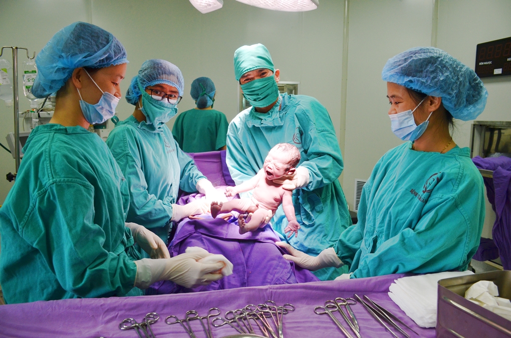 Các em bé được ra đời an toàn tại Bệnh viện Sản Nhi Quảng Ninh