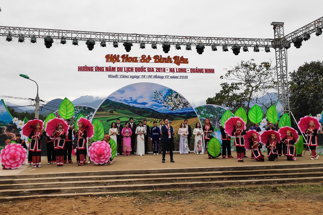 Nhân dân Bình Liêu tích cực tham gia Hội hoa Sở năm 2018.